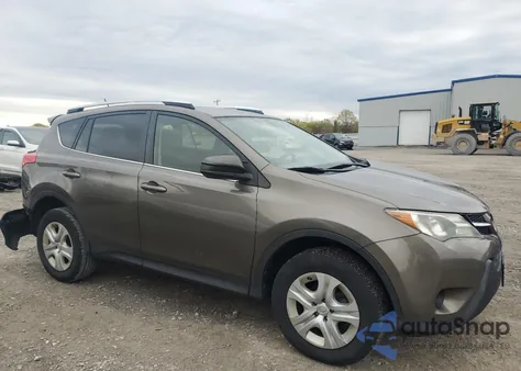 2015 Toyota Rav4 Le z USA, uszkodzony, nr VIN JTMZFREVXFD057287